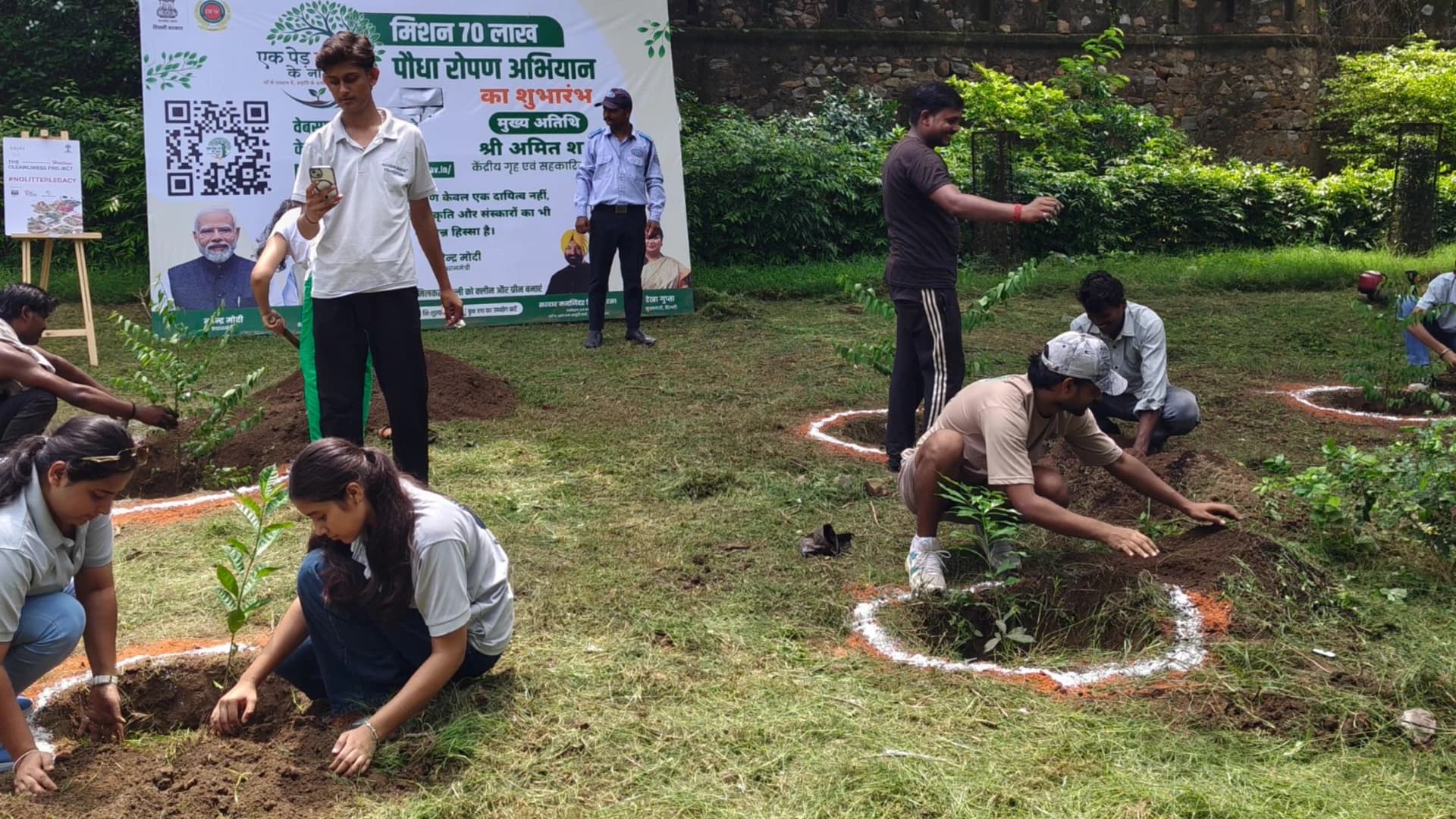 Volunteers at a Heritage Cleanliness Project drive in Delhi — panel 1, photograph 3