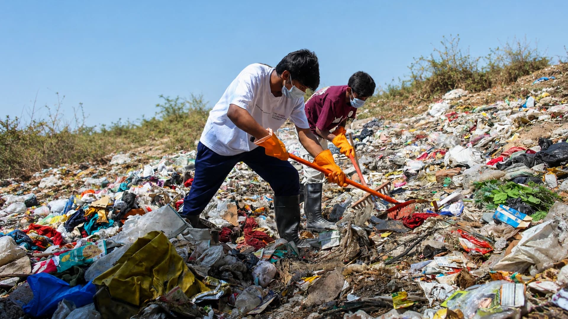 Volunteers at a Heritage Cleanliness Project drive in Delhi — panel 5, photograph 2